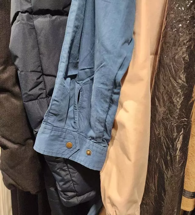 [네이버브랜드스토어 리뷰] 그냥저냥 잘쓰고있어요 좀 삐덕거리지만 가격생각하믄 좋아요ㅋ