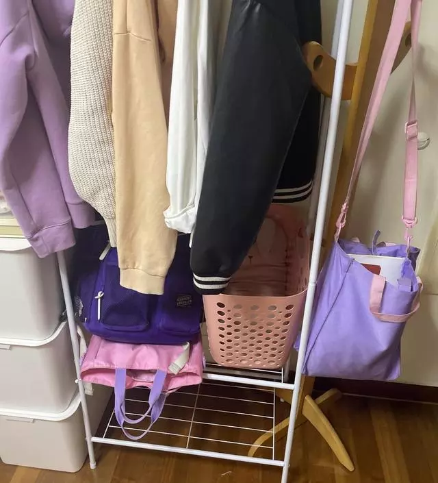 [네이버브랜드스토어 리뷰] 아이방에서 사용중입니다 조립도 편하고 가격도 이쁘고 선반까지 있어서 더 좋아요