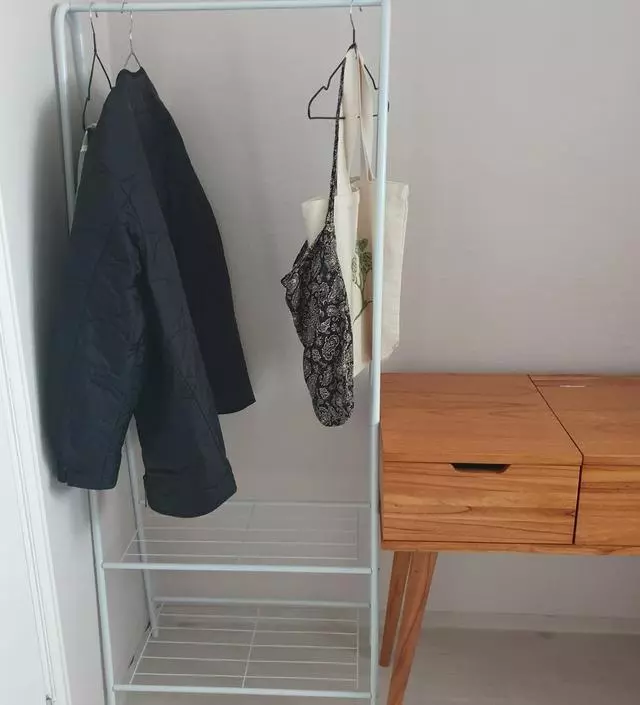 [네이버브랜드스토어 리뷰] 빠른배송 감사합니다 간단하게 설치하고 사이즈 대로 쏙 넣으니 깔끔하네요 번창하세요