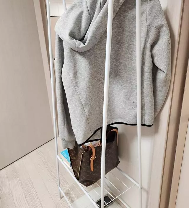 [네이버브랜드스토어 리뷰] 침실에 두었어요 사이즈도 좋고 가방 놓기도 좋아요