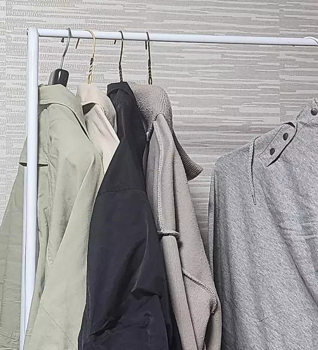 [네이버브랜드스토어 리뷰] 두번째구매입니다. 생각보다 옷을 많이걸수있어좋습니다.