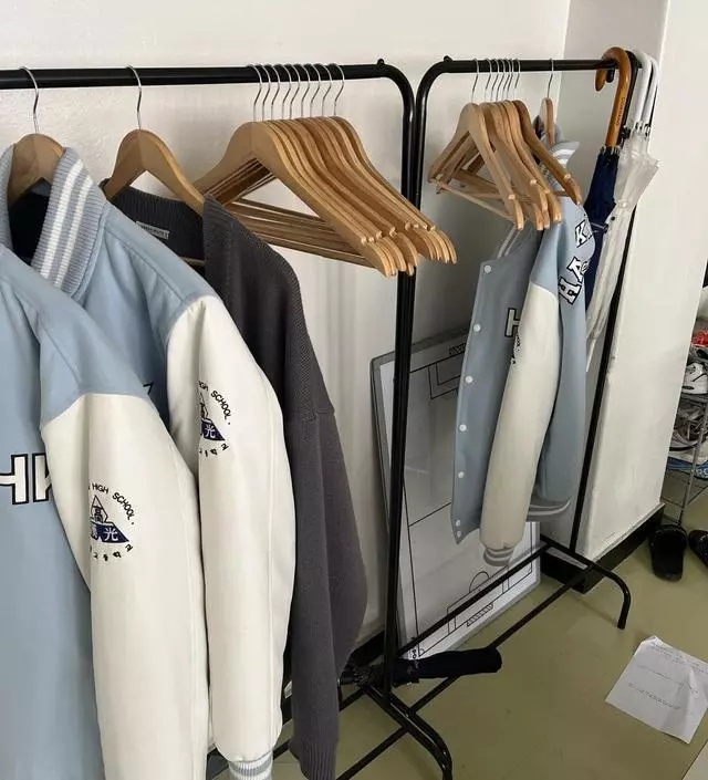 [네이버브랜드스토어 리뷰] 아주 견고하고 만족하며 사용중입니다