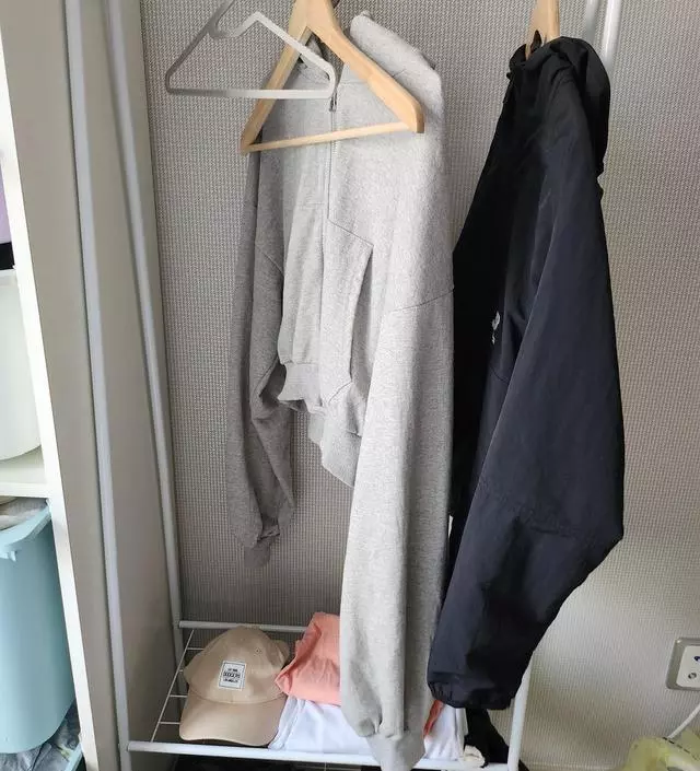 [네이버브랜드스토어 리뷰] 조립도 쉽고 나사도 여유분 하나 더..있는거 맞죠? 혹시 제가 하나 모자르게 끼운걸까요