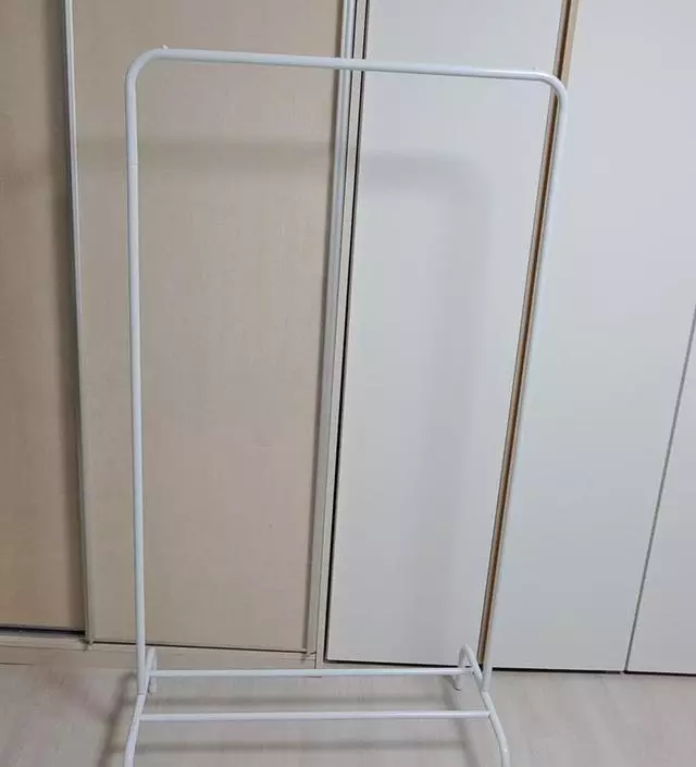 [네이버브랜드스토어 리뷰] 자주 입는 옷들을 밖에 두고 옷걸어두니 편하고 좋아요~