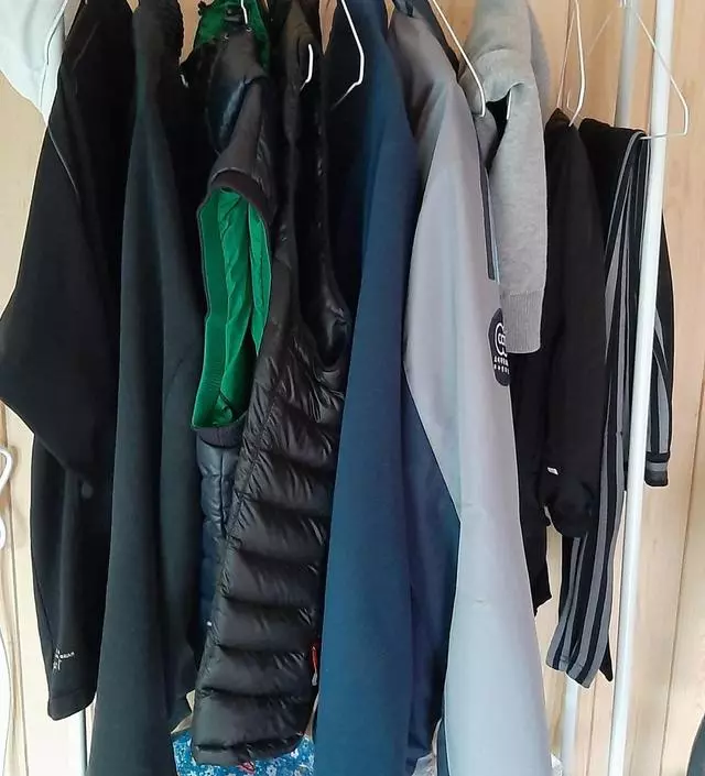 [네이버브랜드스토어 리뷰] 저렴한 가격이라 반신반의하고 샀는데 기대 이상으로 너무 좋아요~ 농막에 옷 정리가 안