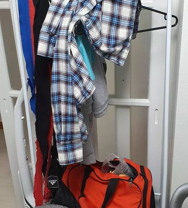 [네이버브랜드스토어 리뷰] 딱 원하던 사이즈 입니당. 남편 운동 가방이랑 더러운(?)외출복 같은 거 걸어두기에 좋