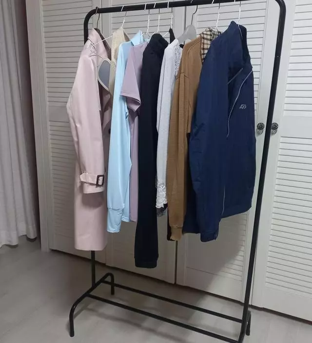 [네이버브랜드스토어 리뷰] 하나 구매해서 딸아이방에 주고 하나더 구매해서 외출하고 돌아와 잠시 걸어두어 습기 