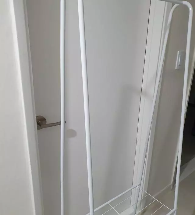 [네이버브랜드스토어 리뷰] 생각보다 조립은 쉽고 이동시에 잘못하면 봉이 뽑혀서 조심해야하고 입던옷 입을옷 걸어