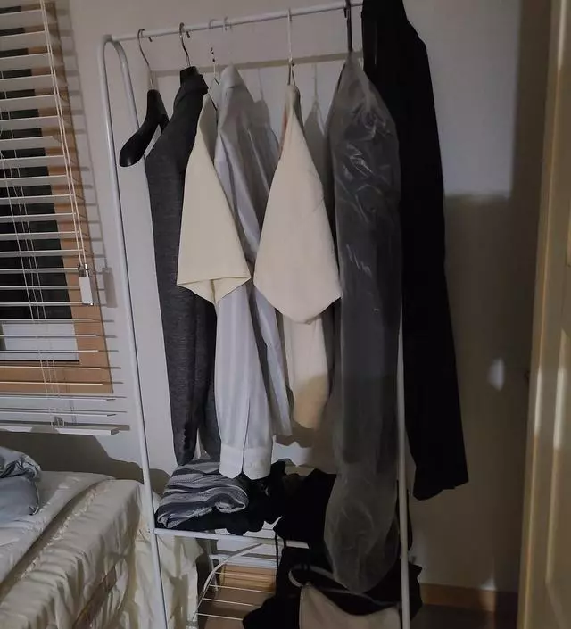 [네이버브랜드스토어 리뷰] 좁은 공간에 사용하기에는 사이즈는 좋으나 견고성은 부족해보여요