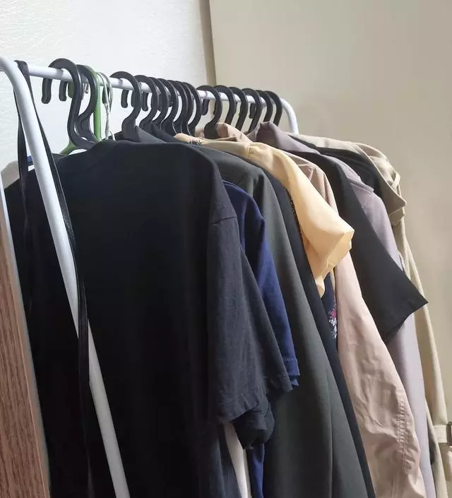 [네이버브랜드스토어 리뷰] 다 긁히고오고 배송상태가 안좋긴했는데 써보니깐 나쁘지 않아요 아직까진 무너짐 없네