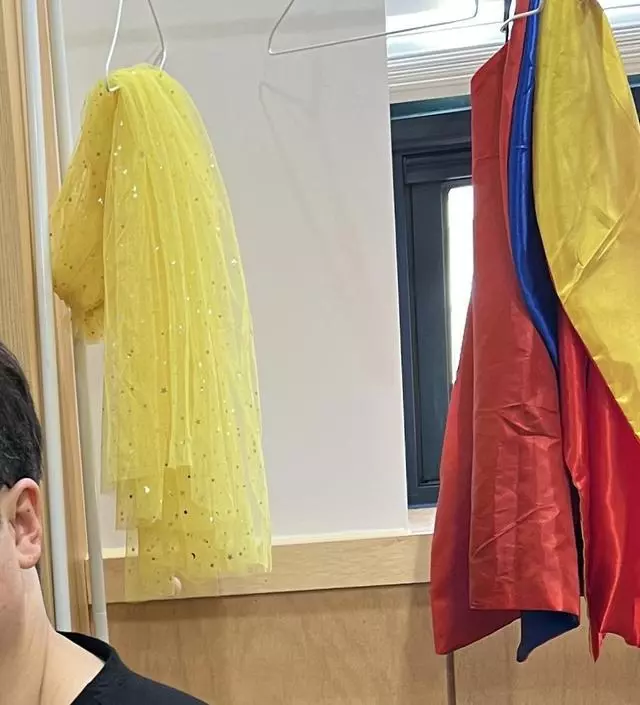 [네이버브랜드스토어 리뷰] 간단하게 소품 걸어놓으려고 샀는데 딱 적당해요