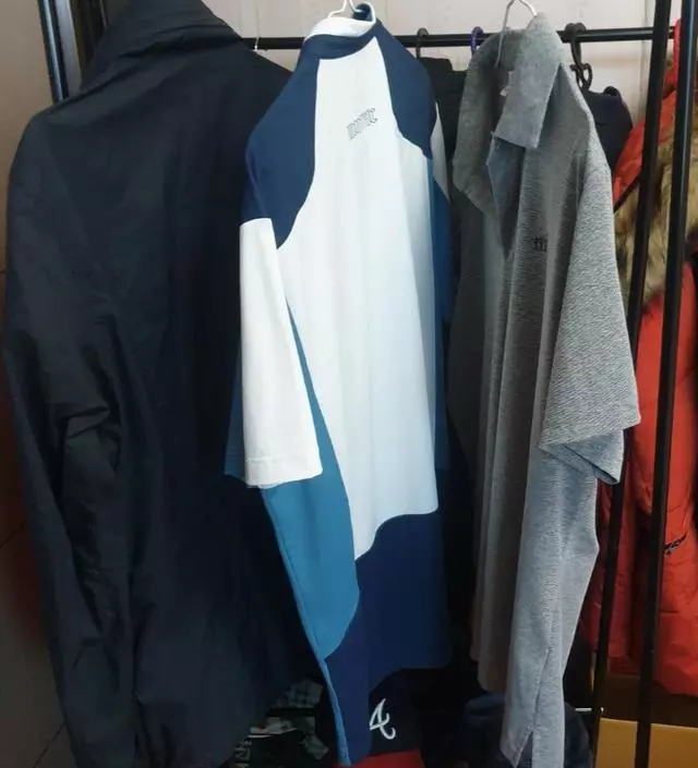 [네이버브랜드스토어 리뷰] 조립도쉽고 아래 선반도있어서 모자수납도되고 좋아하시네요