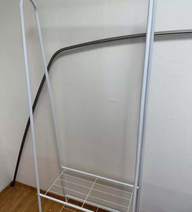 [네이버브랜드스토어 리뷰] 옷정리가 안되는 아이방에 놓으려고 구입했어요~
