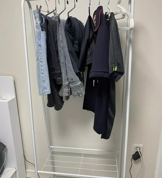 [네이버브랜드스토어 리뷰] 간단하게 외출복 걸어놓기 좋아요