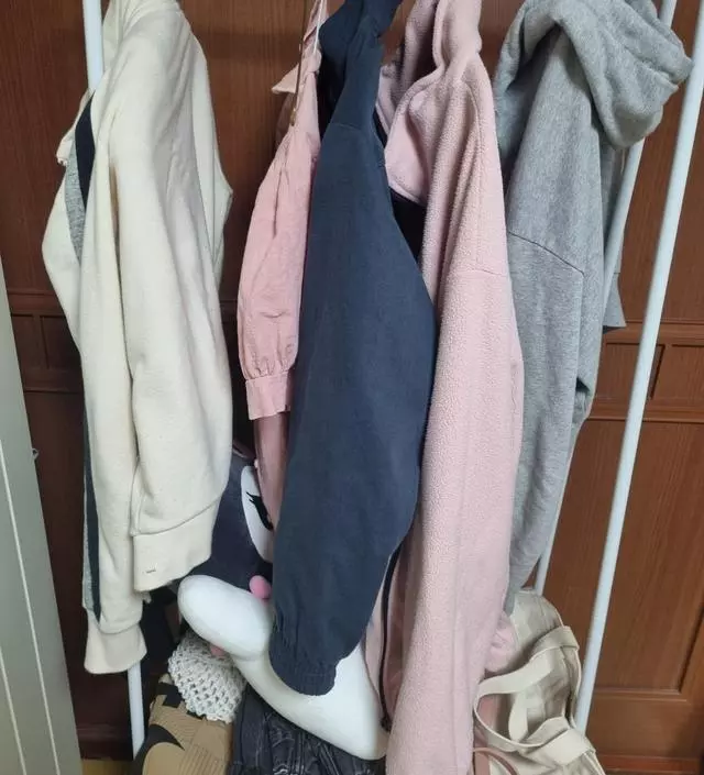 [네이버브랜드스토어 리뷰] 생각보다 수납공간 확보  좋고  자리 차지 많이 안하지만 견고함은 살짝 부족한듯요