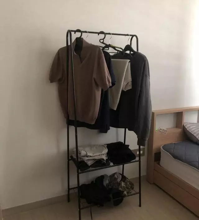 [네이버브랜드스토어 리뷰] 아들이 입던옷을 바닥에 널부러져놓길래 
