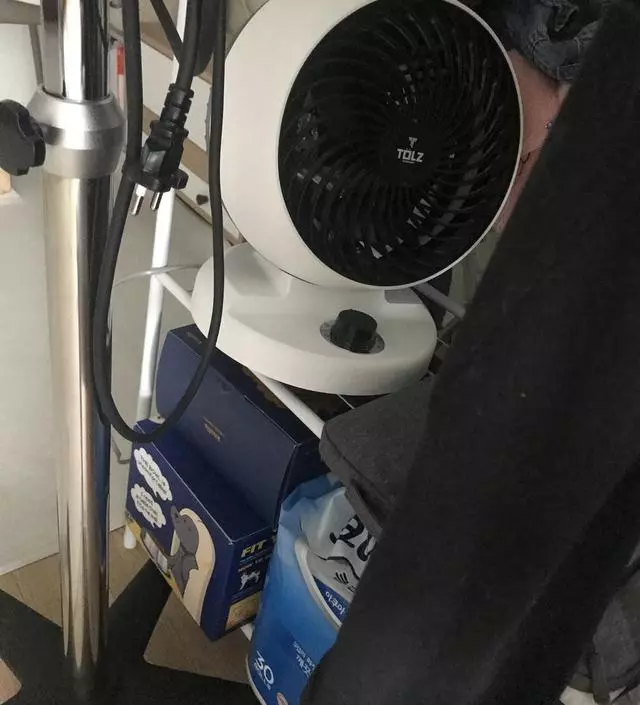 [네이버브랜드스토어 리뷰] 하단에 짐도 놓고 작은 공간에 잘 쓰일 것 같아요.
