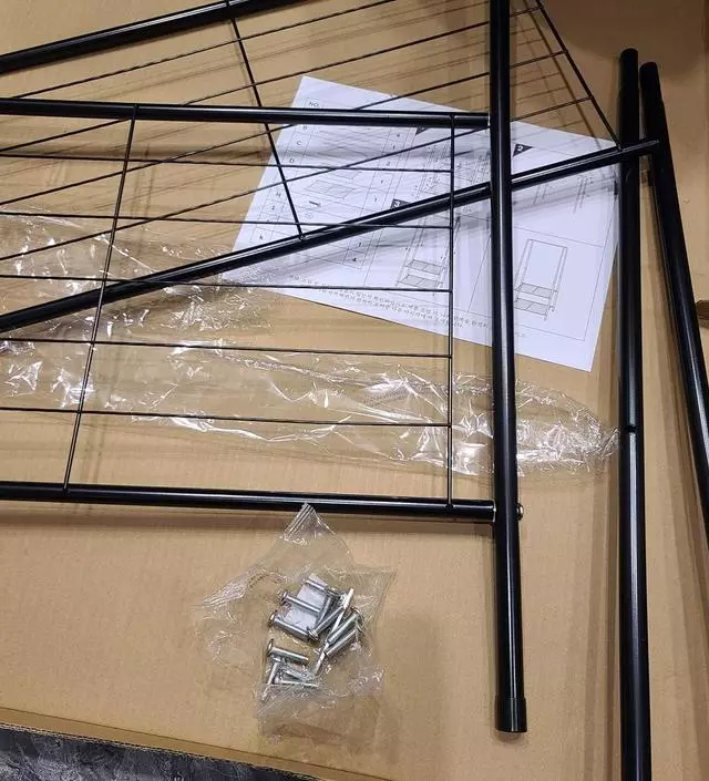 [네이버브랜드스토어 리뷰] 마침 옷걸이가 필요한 상황이었는데 도착보장 핫딜이 떠서 이때다 싶어 주문했어요.
