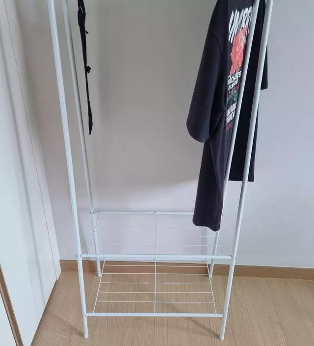 [네이버브랜드스토어 리뷰] 하도 옷을 던져둬서 저렴하게 구매했는데
