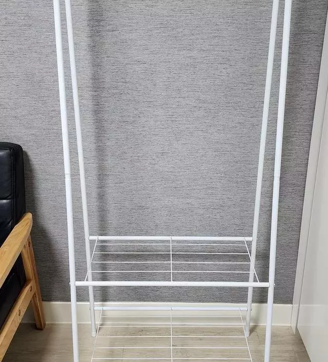 [네이버브랜드스토어 리뷰] 외출후 옷거는 용도로  좋아요 잘 사용하고 있습니다