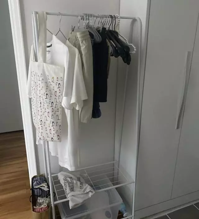 [네이버브랜드스토어 리뷰] 현관 앞에 작은 사이즈의 헹거가 필요했는데 딱이에요!