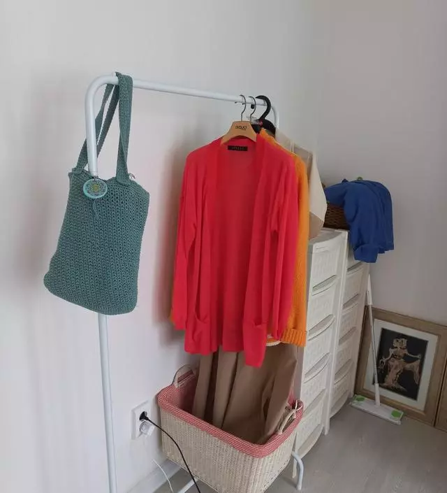 [네이버브랜드스토어 리뷰] 조립이 쉽고 완성해놨는데 간단한옷걸기는  짱인것같아요  예쁩니다   번창하세요