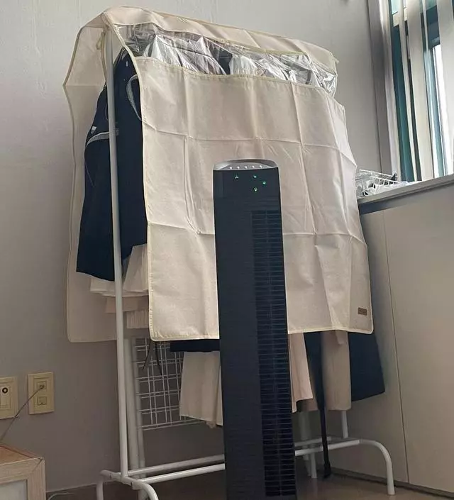 [네이버브랜드스토어 리뷰] 조립하기도 넘 쉽고 옷 꽤나 걸어놨눈데 견고하네요 ,,, !!