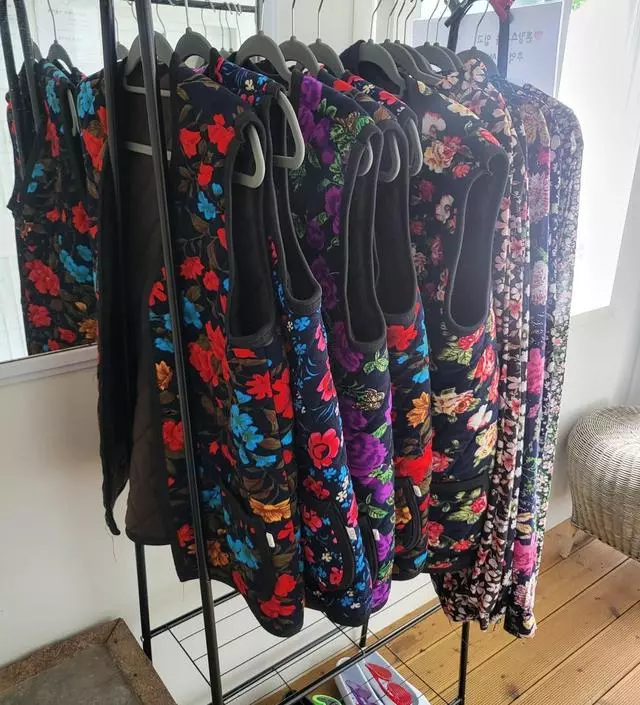 [네이버브랜드스토어 리뷰] 어제 저녁에 시켰는데 오늘 낮에 받았어요. 지방인데 배송 진짜 최고네요. 조립하기도 