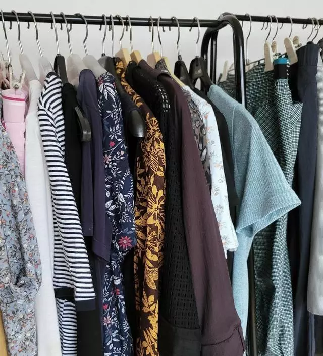 [네이버브랜드스토어 리뷰] 엄마집에 사드렸는데 옷이 깔끔하게 정리되어 좋아요.