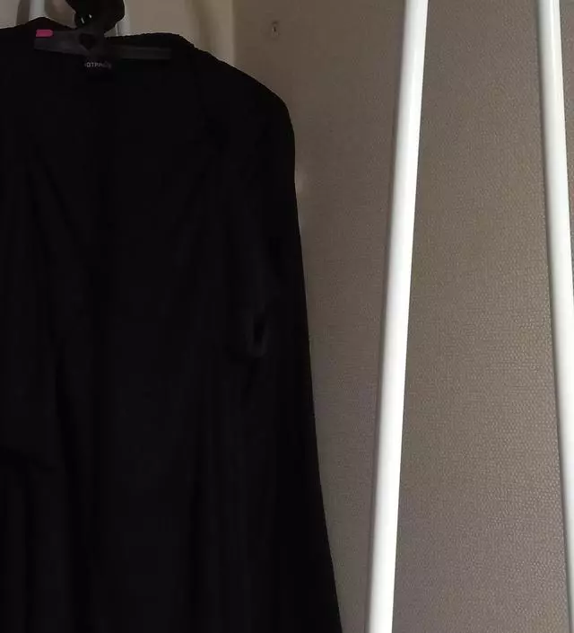 [네이버브랜드스토어 리뷰] 조립도 완전 쉽고 선반이 있어서 정리하기 너무 좋네요. 자주입는 옷 걸어두기에 딱입니