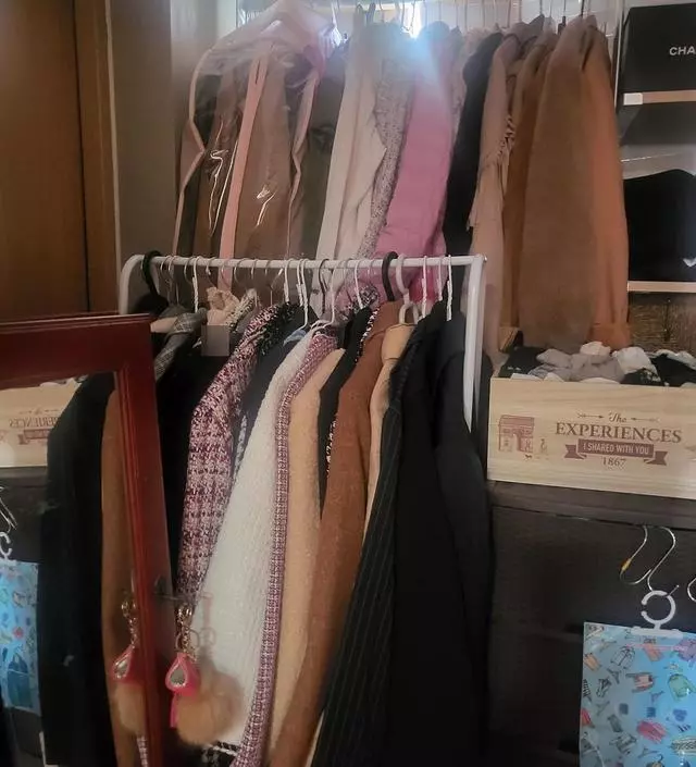 [네이버브랜드스토어 리뷰] 배송빨라좋았으나 블랙주문했는데 흰색이옴 ㅜ
