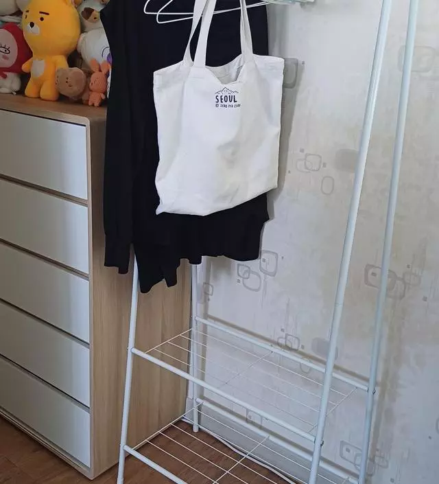 [네이버브랜드스토어 리뷰] 일단 하루도 안돼서 온 초고속 배송에 만족했구요, 누구나 조립할 수 있을 것 같은 매우