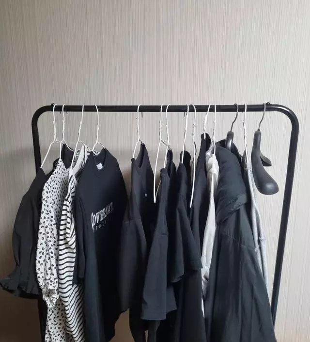 [네이버브랜드스토어 리뷰] 3개째 구매해요 아이방에 놓고쓰기 좋아요.
