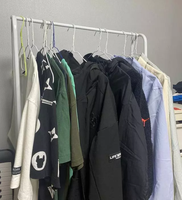 [네이버브랜드스토어 리뷰] 아들방 문뒷쪽 공간에 쏙 들어가서 아주 유용하게 잘 사용하고 있습니다~