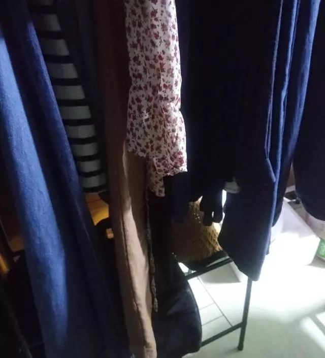 [네이버브랜드스토어 리뷰] 예쁘고 생가보다 튼튼해서 만족합니다. 받침공간도있어 활용도가 좋네요