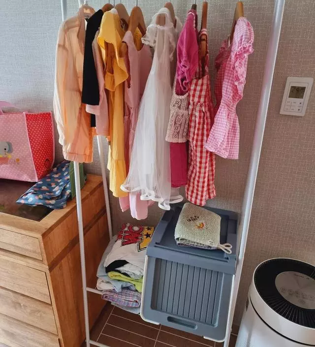 [네이버브랜드스토어 리뷰] 아기 옷 걸어두려고 샀어요~저렴한 가격에 괜찮네요 정리가 된거 같아 좋아요! 조립할때