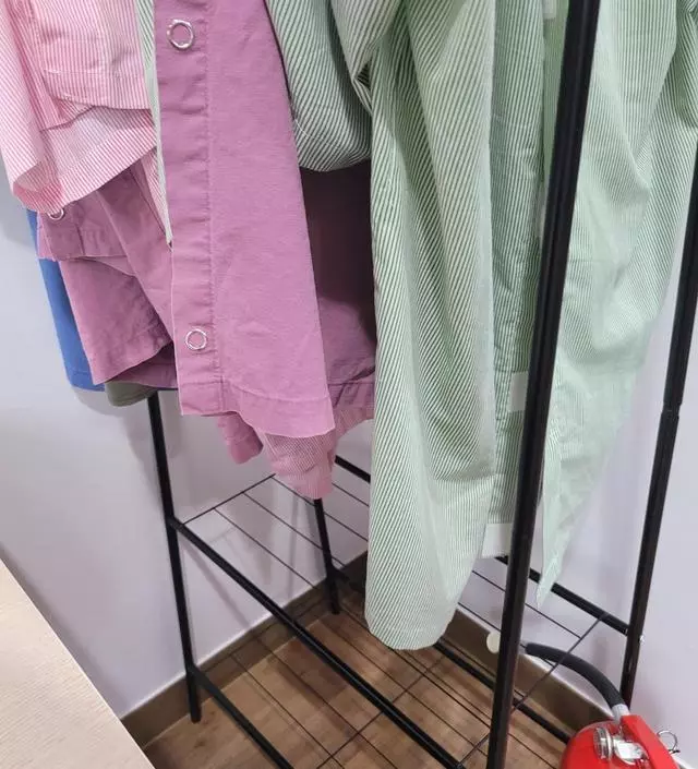 [네이버브랜드스토어 리뷰] 치료실에서 좁은 공간에  놓고 사용하기에 적당합니다 생각보다 견고해요