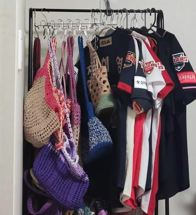 [네이버브랜드스토어 리뷰] 좋아하는것들로만 채워둔 행거♡ 
