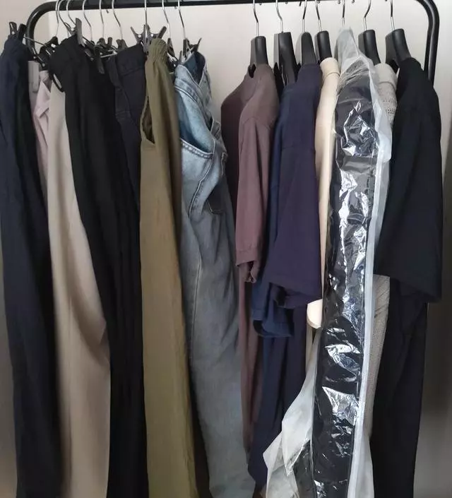 [네이버브랜드스토어 리뷰] 이사하면서 오빠거랑 제거 2개 시켰는데 오빠는 옷이 긴편이라 1단짜리로 구매했습니다