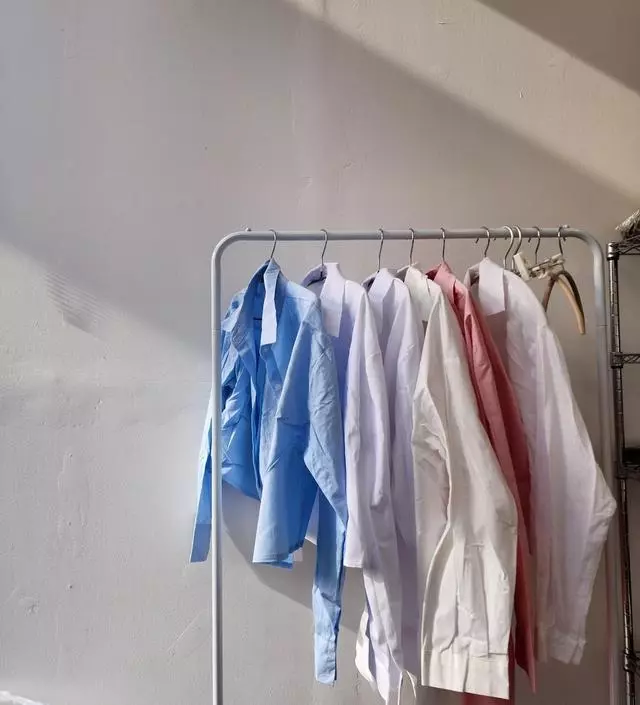 [네이버브랜드스토어 리뷰] 저렴한가격이라 내구성에 큰 기대는 없었습니다. 막 비싼거만큼 견고하고 그렇진않지만