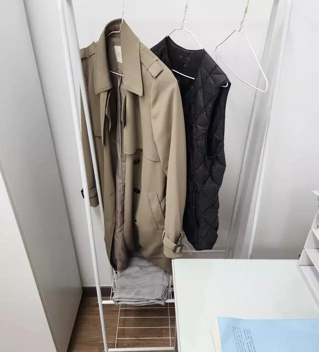 [네이버브랜드스토어 리뷰] 사무실 남는 공간에 쓰려고 구입했는데 너무 만족해요 조립은 어렵지 않고 상품에도 특