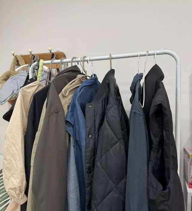 [네이버브랜드스토어 리뷰] 가성비 좋아요!! 근데 하중이 얼마나 될지는 모르겠어요
