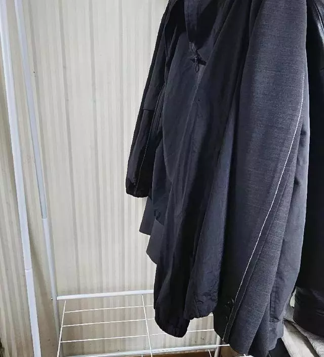 [네이버브랜드스토어 리뷰] 수납 공간이 없어서 구매했는데 만족스러워요! 네트망 마감이 좋진 않아서 네트를 아래