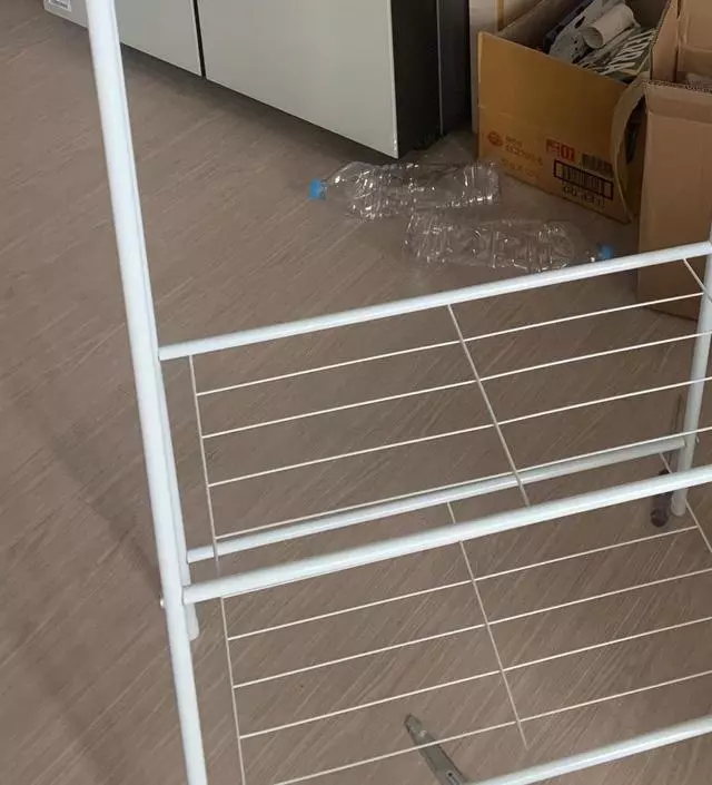 [네이버브랜드스토어 리뷰] 선반 부분이 마음에 들어서 구매했어요. 조립하기도 쉽네요. 감사합니다.