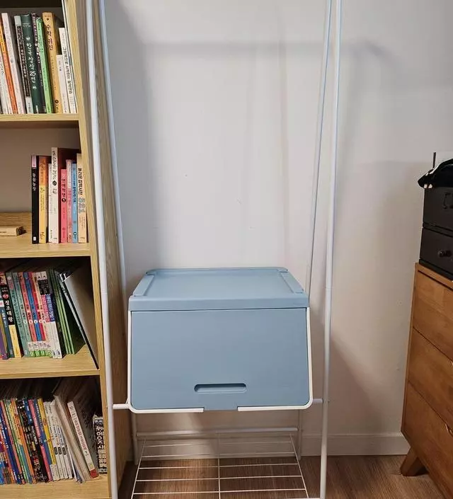 [네이버브랜드스토어 리뷰] 중학생 큰 애 세탁한 교복을 걸어둘 곳이 마땅치 않아서 방은 좁은데 뭐 없을까 하다 발