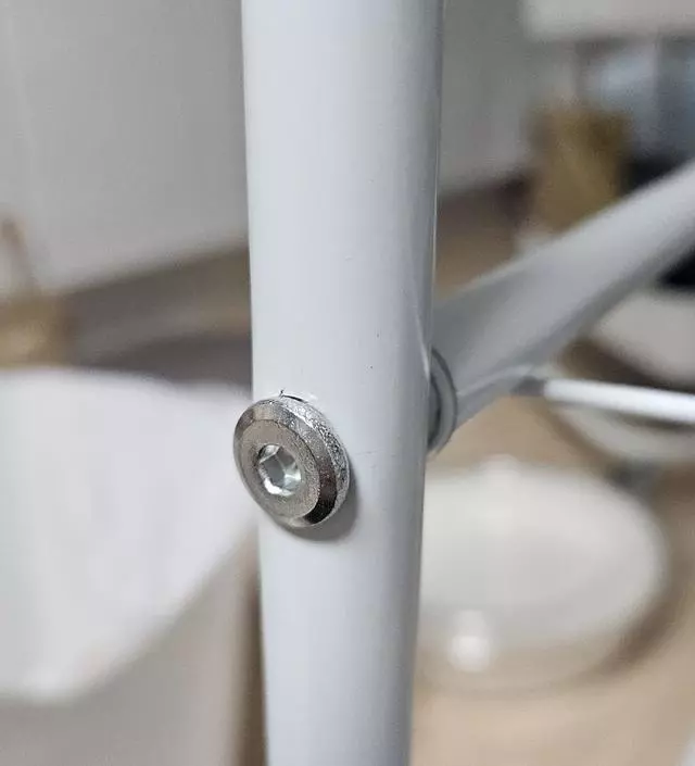 [네이버브랜드스토어 리뷰] 투명한 고무(?) 패킹이 들어있어서 더 꽉 조일수있어서 맘에들어요.
