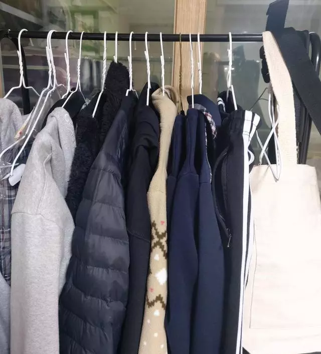 [네이버브랜드스토어 리뷰] 교복 걸어주려고 구매했는데 만족합니다.