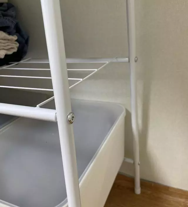 [네이버브랜드스토어 리뷰] 동그란 플라스틱 구성품이 달랑한개만 온거 빼면
