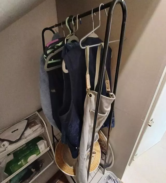 [네이버브랜드스토어 리뷰] 현관펜트리에 정원작업복과 겉옷 수납위해 구매했는 데 조립도 간편하고 생각보다 옷도