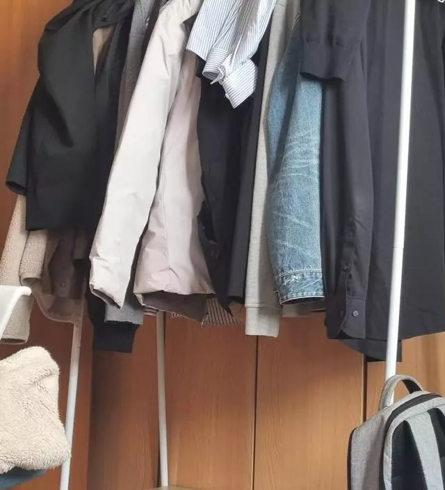 [네이버브랜드스토어 리뷰] 구멍이안맞아서 설치좀 빡셈
